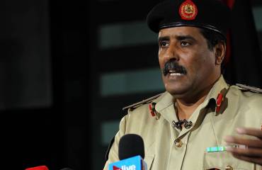 المسماري: القوات الجوية استهدفت مخزنا للأسلحة والوقود تستخدمه مجموعات إرهابية في غريان