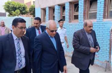 محافظ الجيزة بجازى المقصرين  فى أعمال النظافة