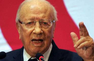 رئيس وزراء تونس لشعبه :" متخافوش .. النصر قريب وسندحر الإرهاب" 