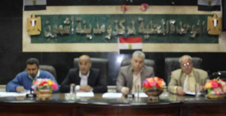 القزاز يعقداجتماع لمناقشة الاستعدادات لجولة الإعادة للانتخابات البرلما