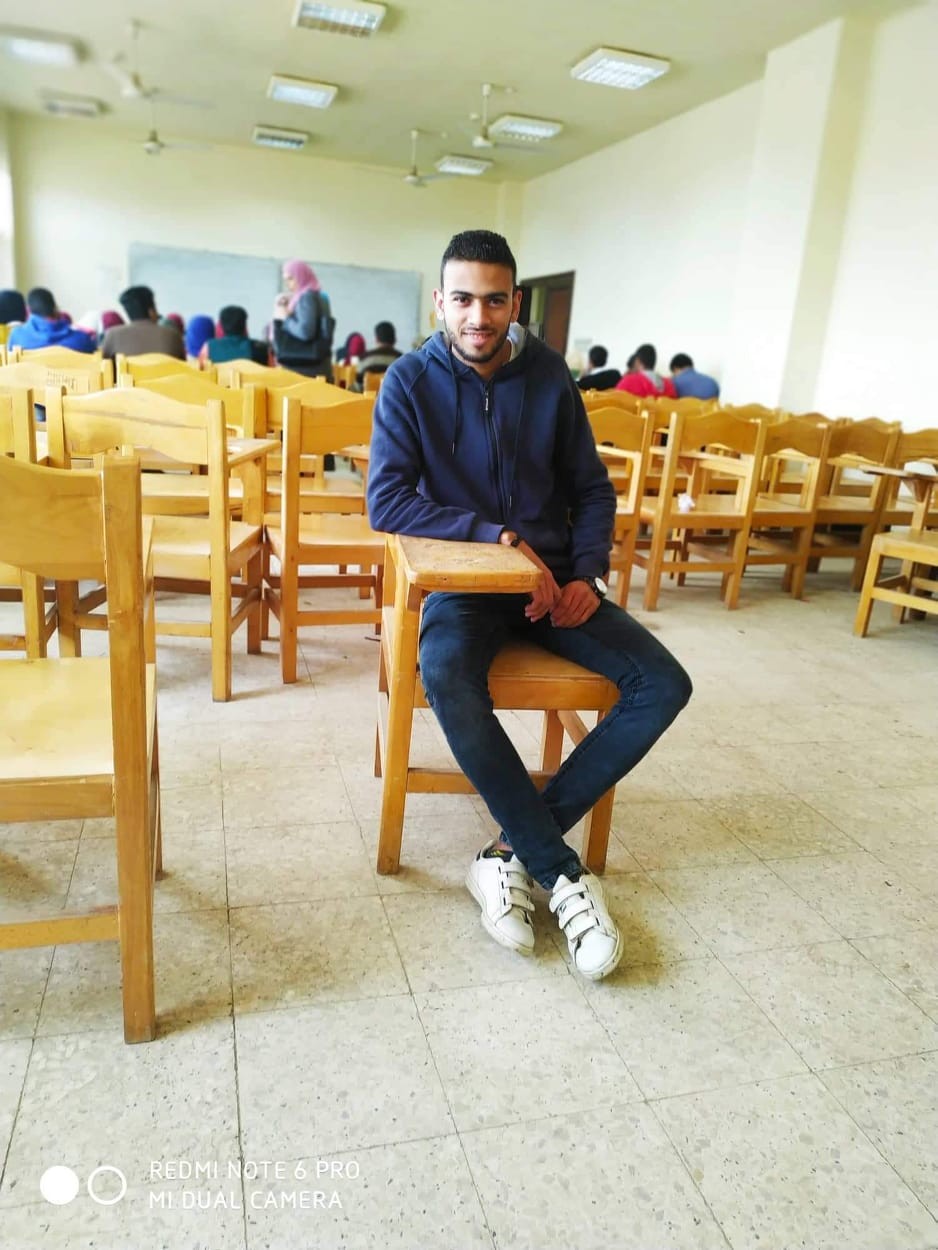 طالب تحدي كل الصعوبات